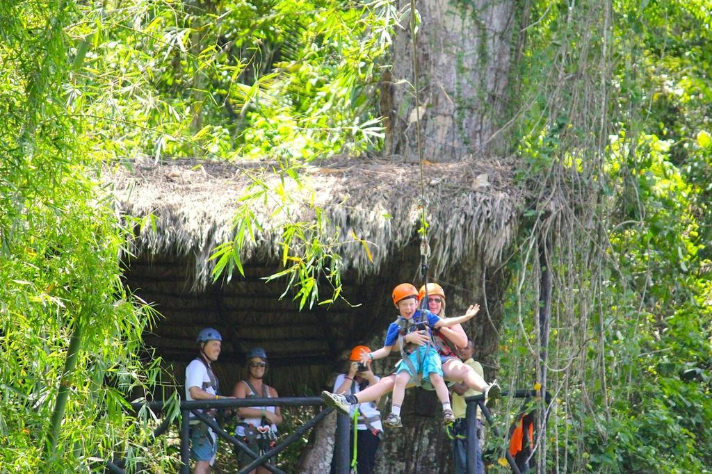 Dominican Tree House Village Santa Barbara De Samana Exterior foto